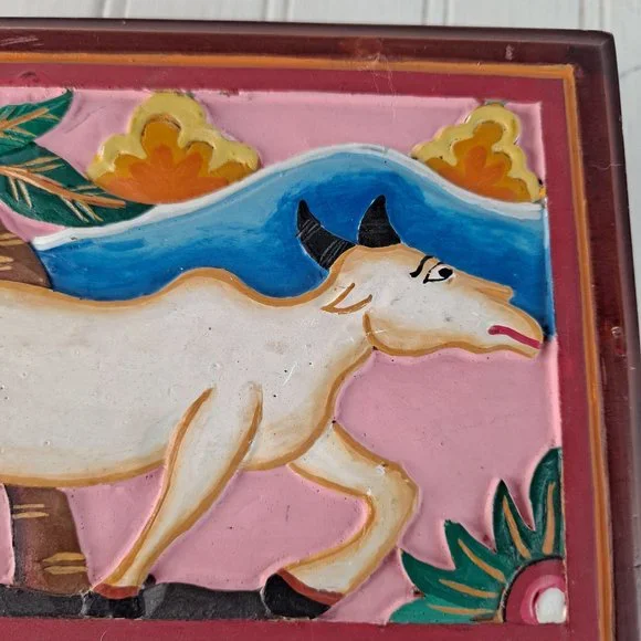 Hand Carved & Painted Wooden Trinket / Keepsake Box - Picture 4 of 10